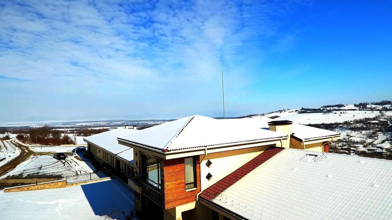 Hotel Chateau Des Bergers Targovisjte Buitenkant foto